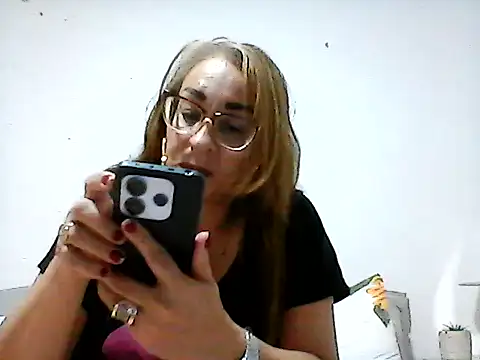 karlabarrera online show from September 2025 09:59:02 PM