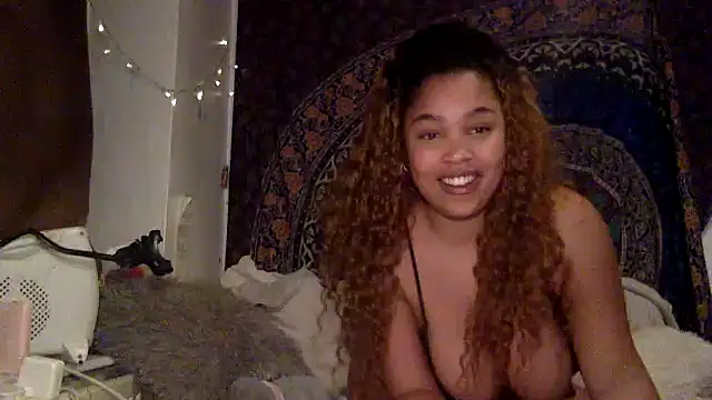 Snapshot of caramelangelxo chatting on February 2025 10:53:01 PM caramelangelxo online show from February 2025 10:53:01 PM