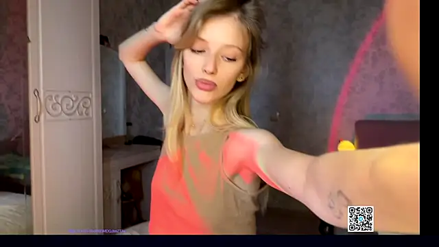 Evvie Summn1 online show from September 2025 05:57:02 AM