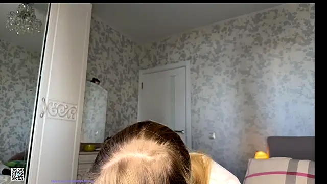 Evvie Summn1 online show from October 2025 03:49:01 AM