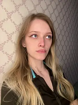 Evvie Summn1 online show from April 2026 02:37:01 PM