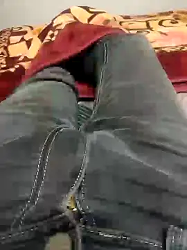 Snapshot of fuckboi2103 chatting on January 2025 06:53:02 PM fuckboi2103 online show from January 2025 06:53:02 PM