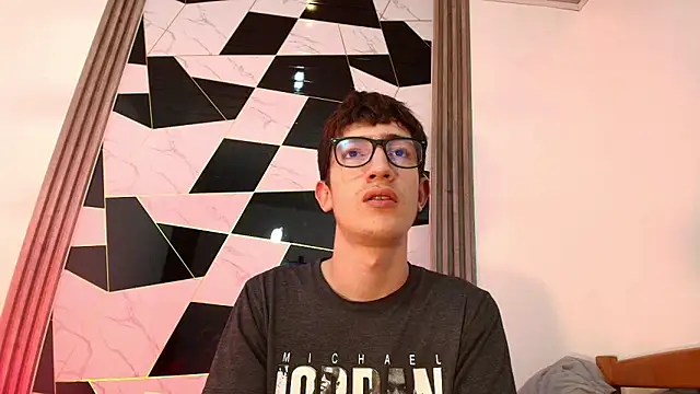 Snapshot of Erik_Osorio chatting on February 2025 01:25:02 AM Erik Osorio online show from February 2025 01:25:02 AM