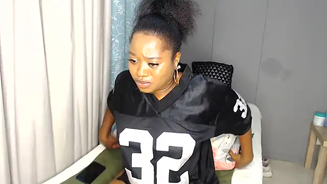Snapshot of Sexyboobs330 chatting on February 2025 04:46:02 PM Sexyboobs330 online show from February 2025 04:46:02 PM