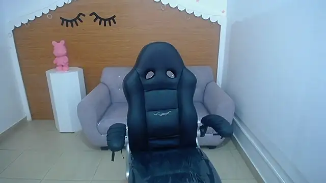 Snapshot of Chinatsu_t chatting on December 2025 12:43:01 PM Chinatsu t online show from December 2025 12:43:01 PM