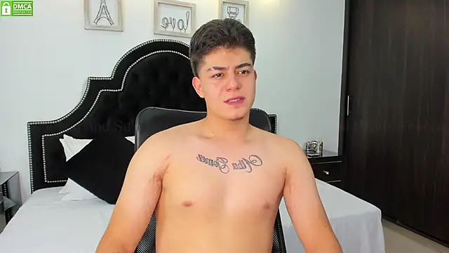 Snapshot of MaxxiCruz chatting on January 2025 06:43:02 PM MaxxiCruz online show from January 2025 06:43:02 PM