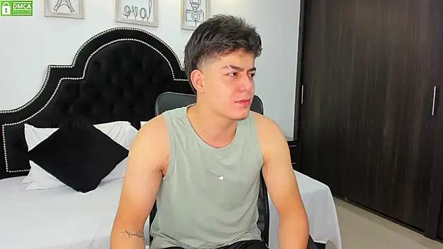 Snapshot of MaxxiCruz chatting on January 2025 12:18:01 PM MaxxiCruz online show from January 2025 12:18:01 PM