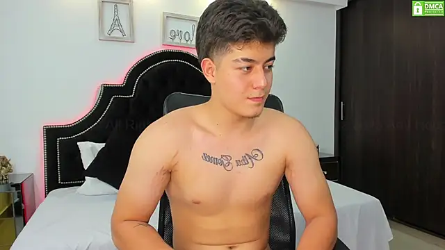 Snapshot of MaxxiCruz chatting on February 2025 01:02:01 AM MaxxiCruz online show from February 2025 01:02:01 AM