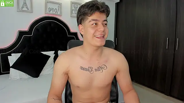 Snapshot of MaxxiCruz chatting on February 2025 11:42:01 PM MaxxiCruz online show from February 2025 11:42:01 PM