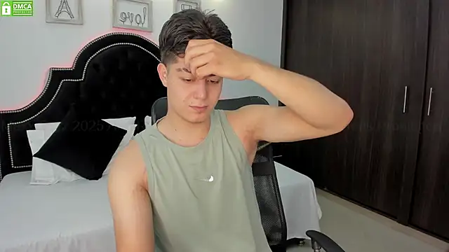 Snapshot of MaxxiCruz chatting on February 2025 05:42:01 PM MaxxiCruz online show from February 2025 05:42:01 PM