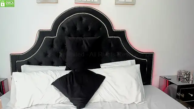 Snapshot of MaxxiCruz chatting on February 2025 02:51:02 AM MaxxiCruz online show from February 2025 02:51:02 AM