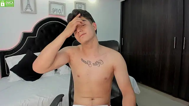 Snapshot of MaxxiCruz chatting on February 2025 02:40:02 AM MaxxiCruz online show from February 2025 02:40:02 AM