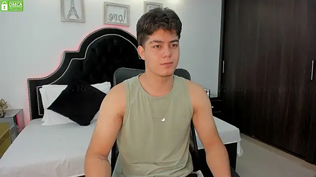 Snapshot of MaxxiCruz chatting on February 2025 05:53:02 PM MaxxiCruz online show from February 2025 05:53:02 PM