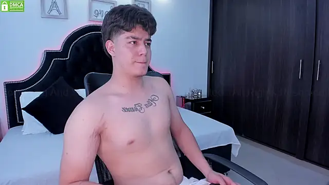 Snapshot of MaxxiCruz chatting on February 2025 02:59:01 AM MaxxiCruz online show from February 2025 02:59:01 AM