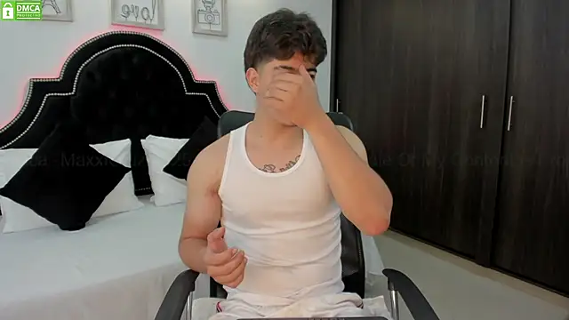 Snapshot of MaxxiCruz chatting on February 2025 05:36:02 PM MaxxiCruz online show from February 2025 05:36:02 PM