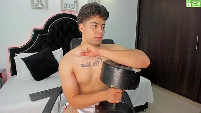 Snapshot of MaxxiCruz chatting on March 2025 04:56:01 AM MaxxiCruz online show from March 2025 04:56:01 AM