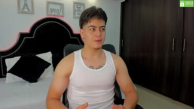 Snapshot of MaxxiCruz chatting on March 2025 01:37:01 AM MaxxiCruz online show from March 2025 01:37:01 AM