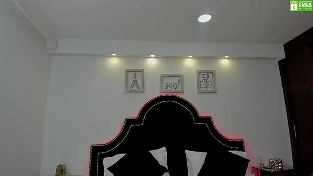 Snapshot of MaxxiCruz chatting on March 2025 10:51:01 AM MaxxiCruz online show from March 2025 10:51:01 AM