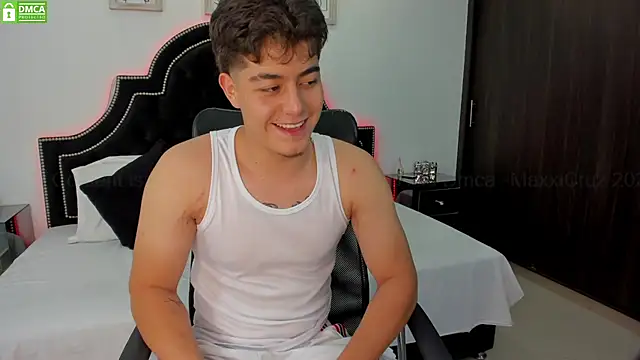 Snapshot of MaxxiCruz chatting on March 2025 08:08:01 AM MaxxiCruz online show from March 2025 08:08:01 AM