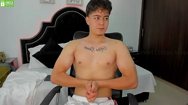 Snapshot of MaxxiCruz chatting on March 2025 11:09:02 AM MaxxiCruz online show from March 2025 11:09:02 AM