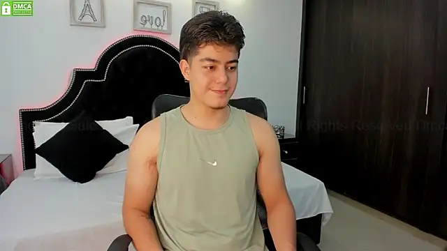 Snapshot of MaxxiCruz chatting on March 2025 02:04:02 AM MaxxiCruz online show from March 2025 02:04:02 AM