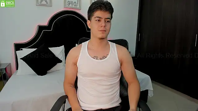 Snapshot of MaxxiCruz chatting on March 2025 01:43:02 AM MaxxiCruz online show from March 2025 01:43:02 AM