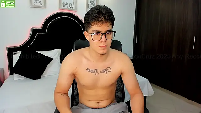 Snapshot of MaxxiCruz chatting on March 2025 04:49:02 AM MaxxiCruz online show from March 2025 04:49:02 AM