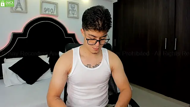 Snapshot of MaxxiCruz chatting on March 2025 02:16:01 AM MaxxiCruz online show from March 2025 02:16:01 AM