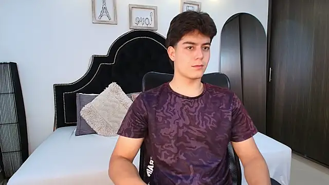 Snapshot of MaxxiCruz chatting on September 2025 01:38:02 AM MaxxiCruz online show from September 2025 01:38:02 AM