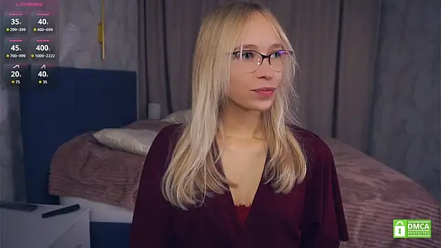 LynetBurby online show from October 2025 04:38:02 PM