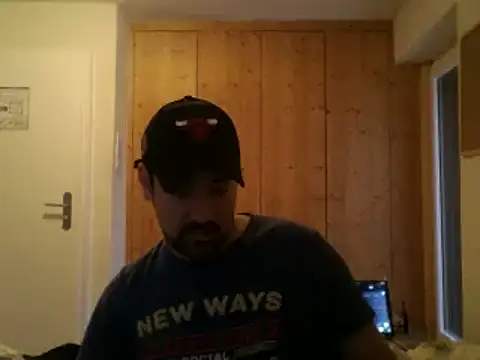 Snapshot of benjul63 chatting on January 2025 03:37:02 PM benjul63 online show from January 2025 03:37:02 PM