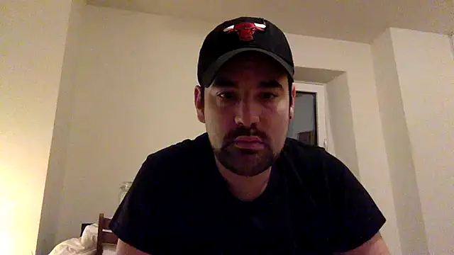 Snapshot of benjul63 chatting on January 2025 06:35:02 PM benjul63 online show from January 2025 06:35:02 PM