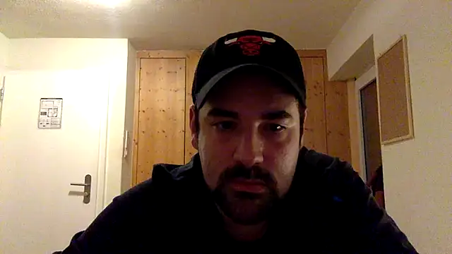 Snapshot of benjul63 chatting on January 2025 07:11:01 PM benjul63 online show from January 2025 07:11:01 PM