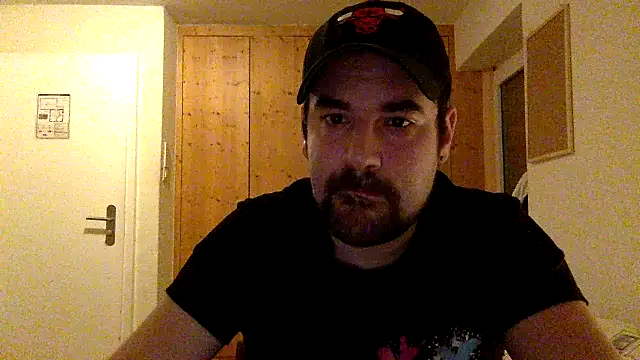 Snapshot of benjul63 chatting on February 2025 01:41:02 AM benjul63 online show from February 2025 01:41:02 AM