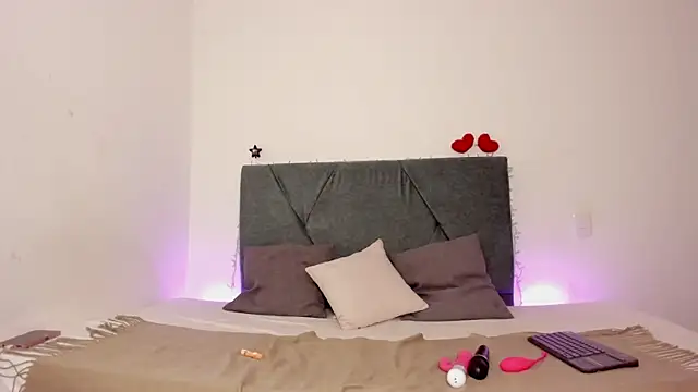 Gabby and Alice online show from January 2025 02:18:02 AM