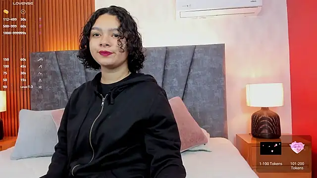 Snapshot of pretty_sunlight_ chatting on January 2025 01:23:01 AM pretty sunlight online show from January 2025 01:23:01 AM