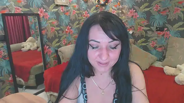 Snapshot of SusanLaNice chatting on December 2024 10:47:02 PM SusanLaNice online show from December 2024 10:47:02 PM