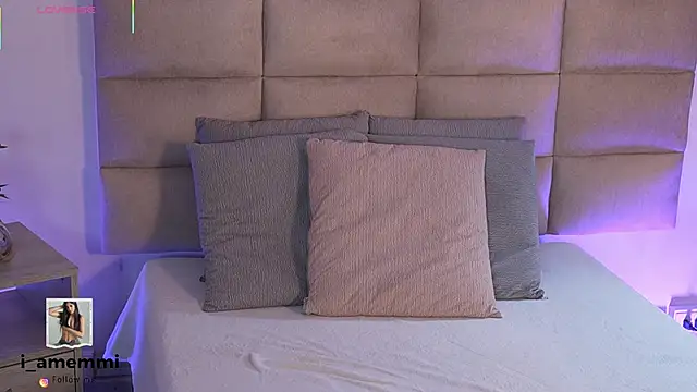 Snapshot of emma_brooks1 chatting on October 2025 07:57:02 PM emma brooks1 online show from October 2025 07:57:02 PM