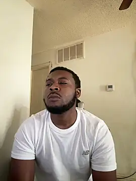 Snapshot of TheOfficialTwanDaDon chatting on February 2025 05:15:01 PM TheOfficialTwanDaDon online show from February 2025 05:15:01 PM