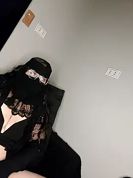 -Arab milf- online show from September 2025 05:05:02 PM