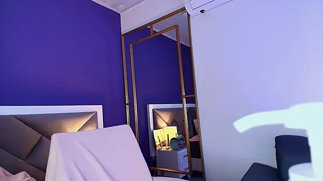 brigiitte rohan online show from October 2025 02:53:02 AM