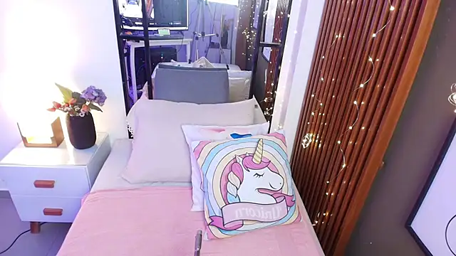 brigiitte rohan online show from October 2025 12:10:02 AM