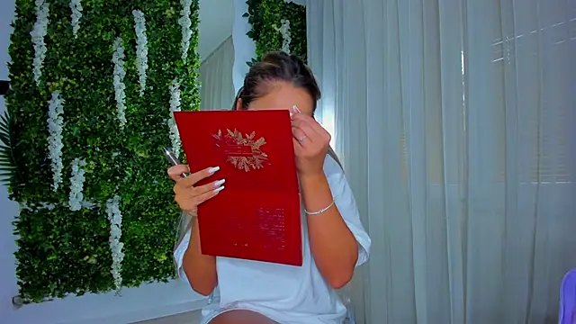 Snapshot of VivienCarter chatting on October 2025 12:25:02 PM VivienCarter online show from October 2025 12:25:02 PM