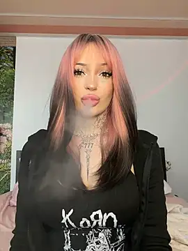 Snapshot of madelinexx chatting on March 2026 02:12:02 PM madelinexx online show from March 2026 02:12:02 PM