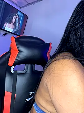 hurren pasha online show from October 2025 01:28:02 PM