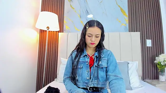 Jaslyn  Smith online show from May 2026 02:11:01 PM