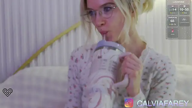 Snapshot of calviafarey chatting on February 2026 12:17:01 AM calviafarey online show from February 2026 12:17:01 AM