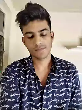 Snapshot of kingkartik7 chatting on January 2025 09:26:01 PM kingkartik7 online show from January 2025 09:26:01 PM