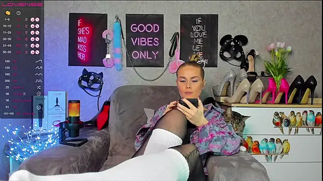HannaKorsak online show from December 2024 09:01:01 PM