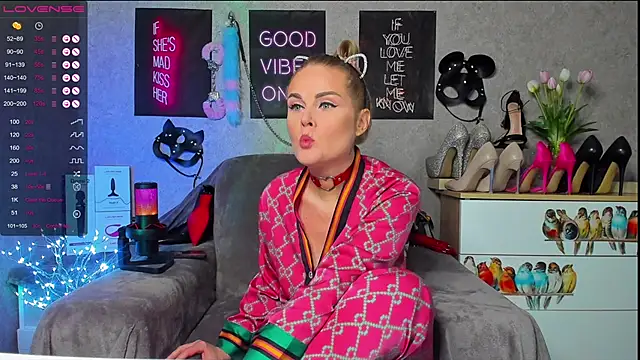 HannaKorsak online show from February 2025 06:42:02 PM